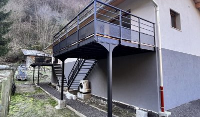 Construction de terrasses sur pilotis vers Moutiers 